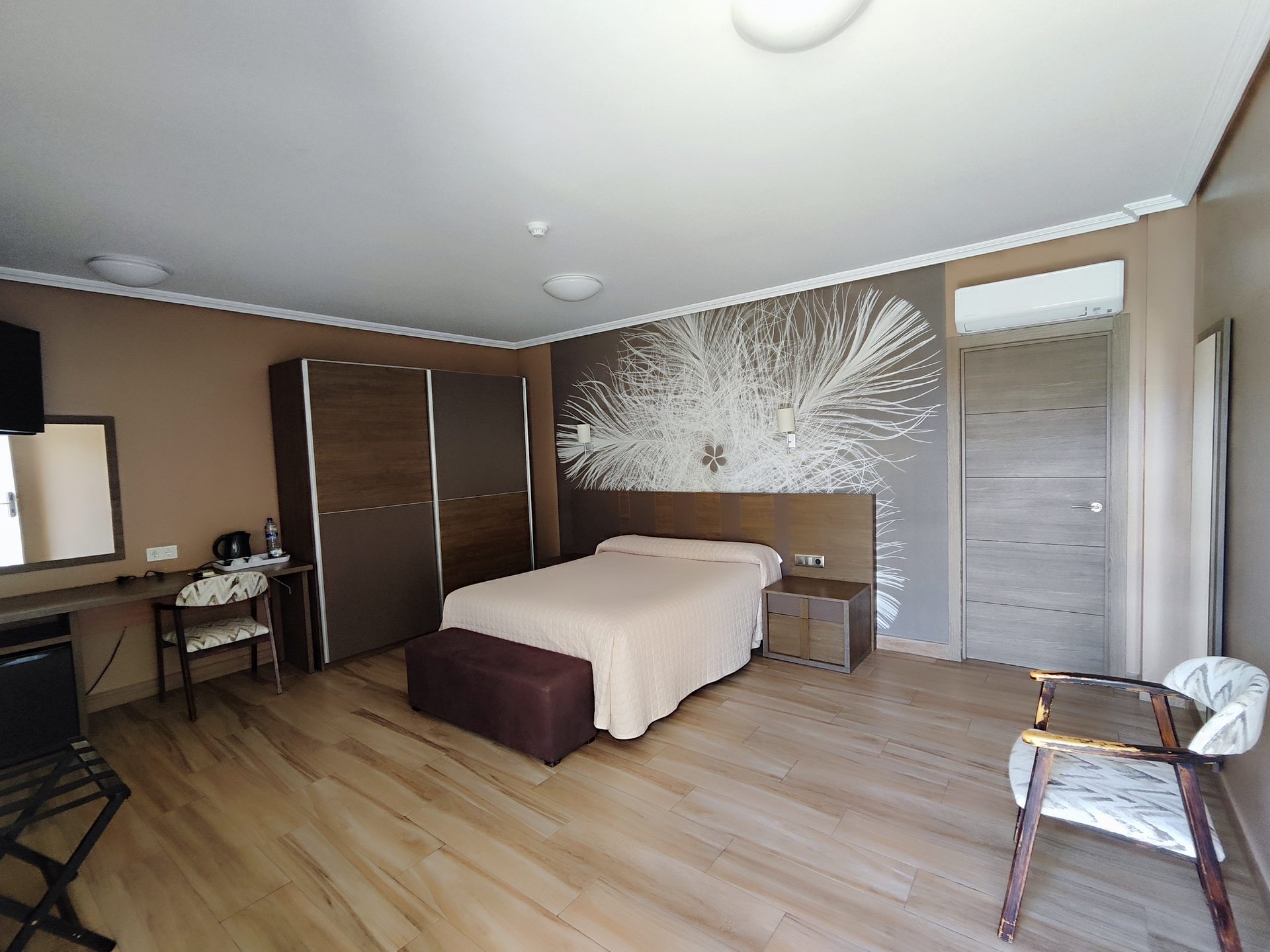 Habitación doble superior con acabados de categoría – Hotel Noguera Alfaz del Pi Costa Blanca